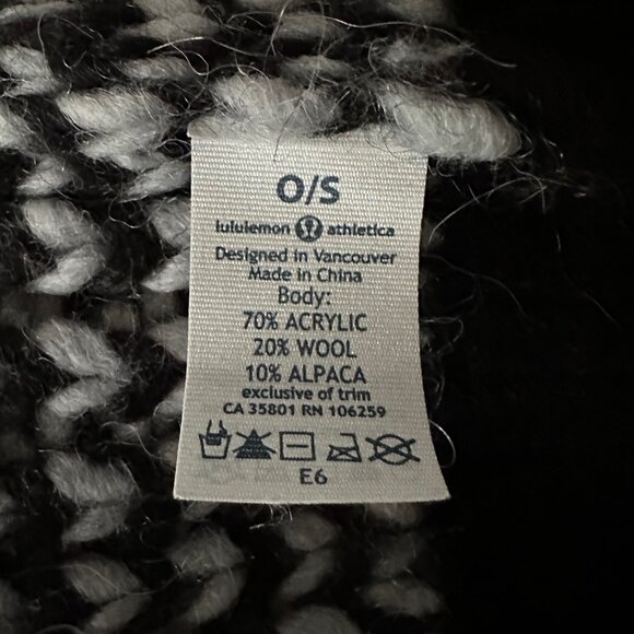 Lululemon Infinitely Mad Knit Scarf - Picture 4 of 4